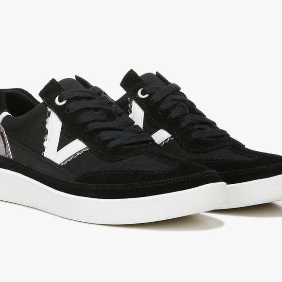 Vionic Pre-Owned 8.5Stylish Black and white Sneakers - Picture 4 of 10